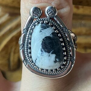 White Buffalo Sterling Silver Horseshoe Ring Size 7